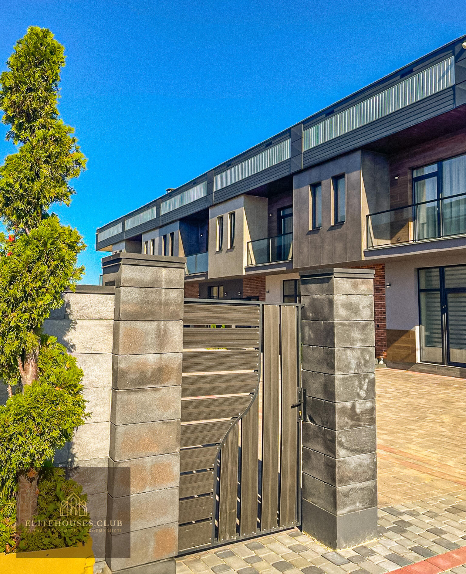 Котеджі Modern Houses